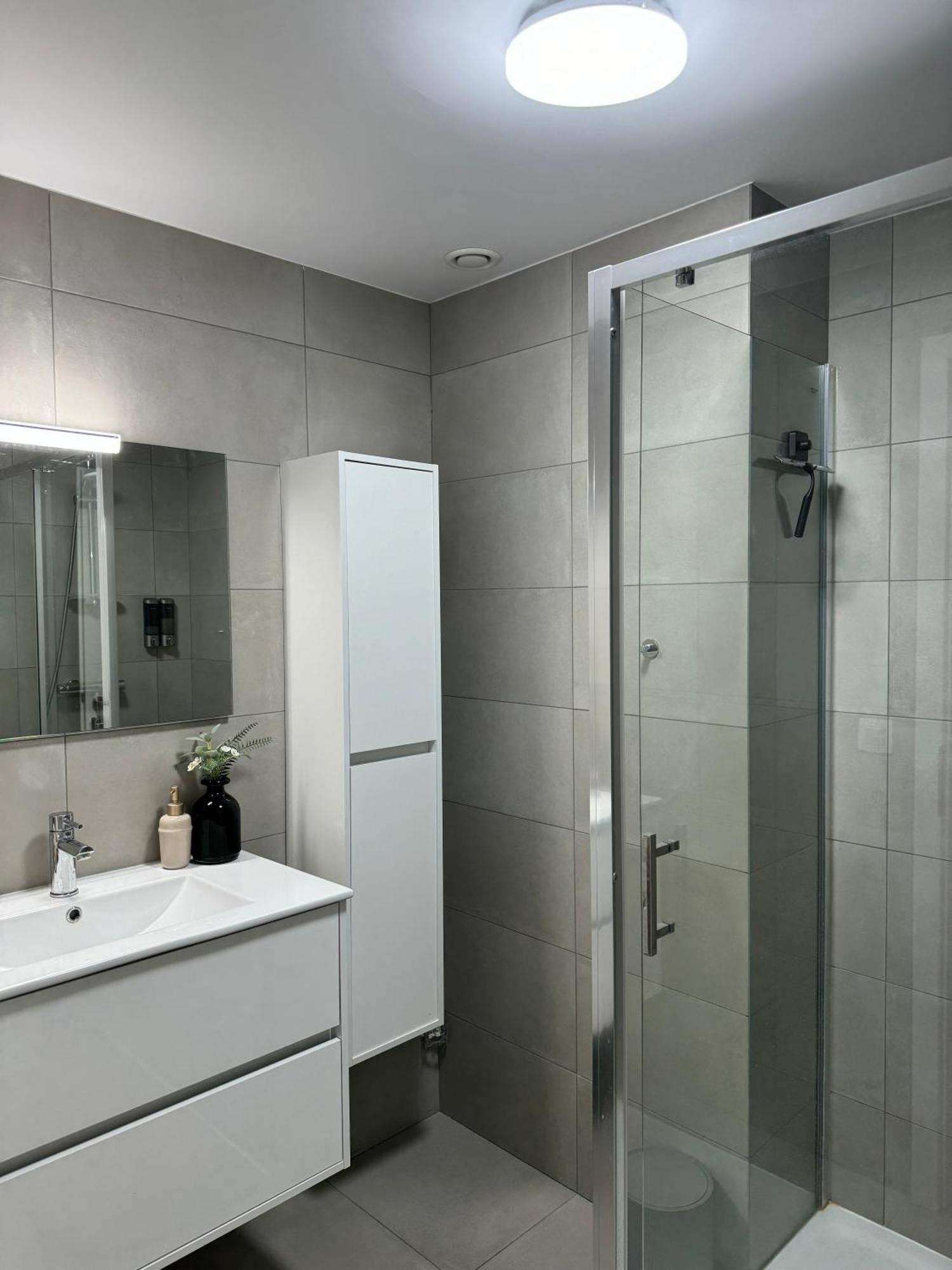Apartamento Liege Luxe & Jacuzzi Sous Les Etoiles Saint-Nicolas  Exterior foto